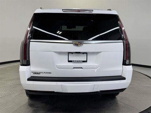 Used 2019 Cadillac Escalade Luxury image 6