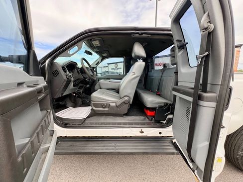 Used 2016 Ford F250 XL w/ Power Equipment Group AWD/4WD image 21