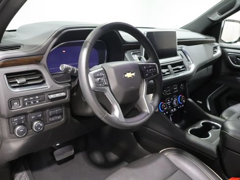 Used 2024 Chevrolet Tahoe Premier AWD/4WD image 17