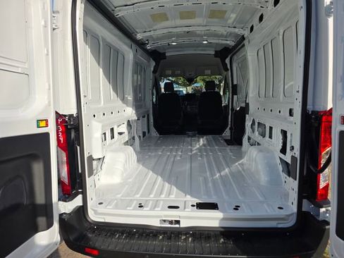 New 2026 Ford Transit 250 148 Medium Roof image 25