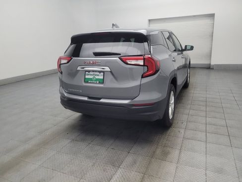 Used 2024 GMC Terrain SLE FWD image 9