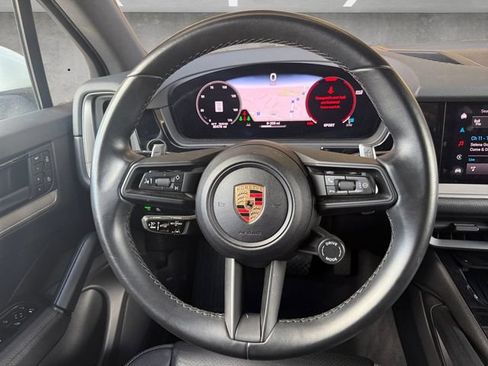 Used 2024 Porsche Cayenne AWD/4WD image 21