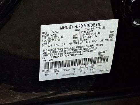 Used 2023 Ford Explorer XLT w/ Equipment Group 202A AWD/4WD image 27