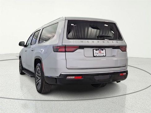 Used 2023 Jeep Wagoneer L Series II image 6