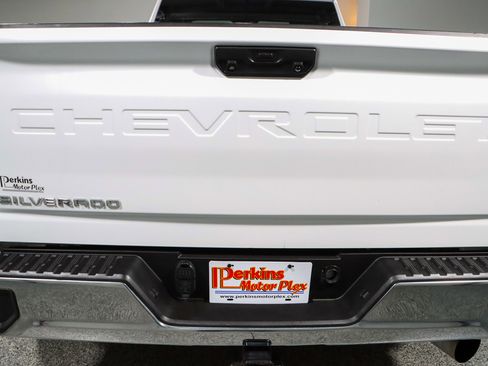 Used 2024 Chevrolet Silverado 3500 LT image 8