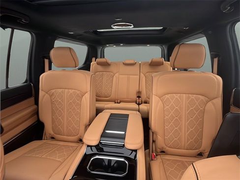 Used 2025 Jeep Grand Wagoneer Series III w/ Rear Seat Video Group 1 image 33