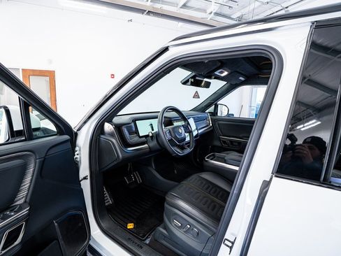 Used 2023 Rivian R1S Adventure image 31