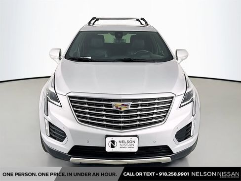 Used 2017 Cadillac XT5 Platinum AWD/4WD image 2