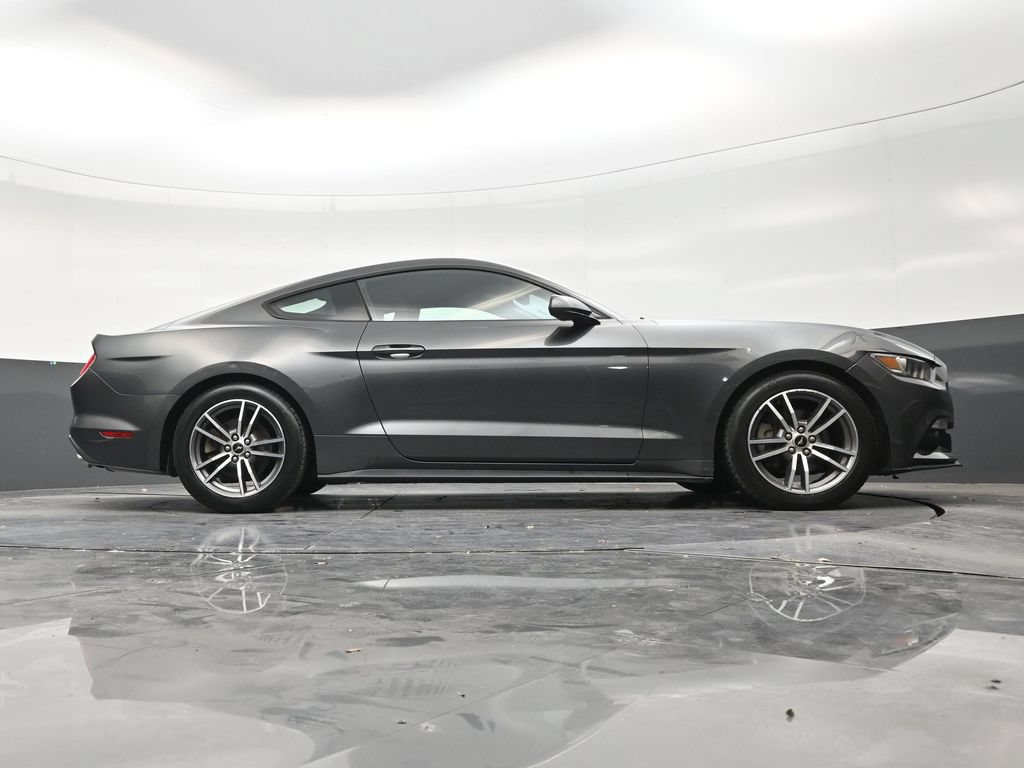 Used 2017 Ford Mustang Coupe RWD image 24