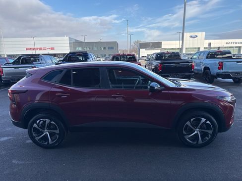 Used 2024 Chevrolet Trax RS w/ Driver Confidence Package image 5