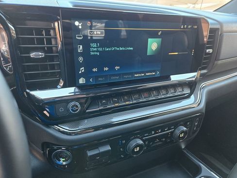 Used 2023 Chevrolet Silverado 1500 ZR2 image 17