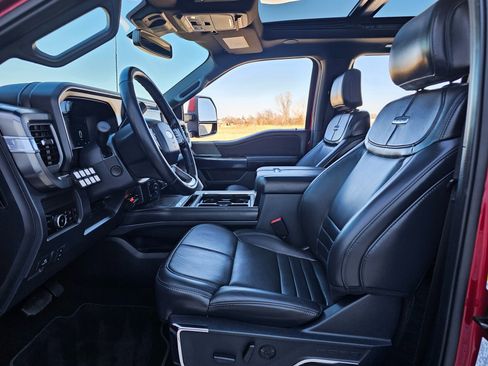 Used 2025 Ford F250 Platinum w/ FX4 Off-Road Package image 59