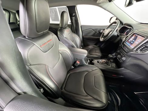 Used 2022 Jeep Cherokee Trailhawk w/ Premium Leather Package image 26