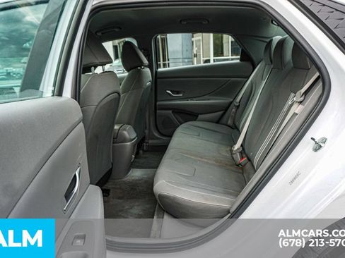 Used 2024 Hyundai Elantra SEL FWD image 20
