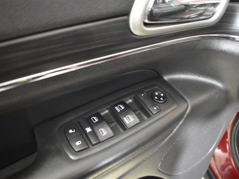 Used 2019 Jeep Grand Cherokee Limited image 8