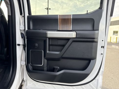 Used 2016 Ford F150 Lariat image 24