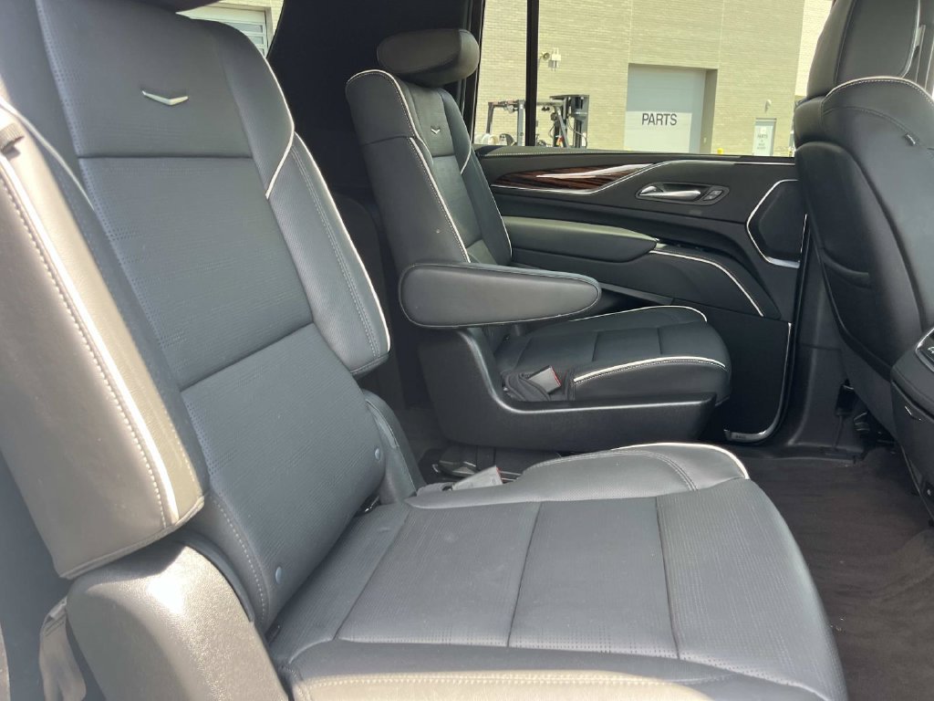 Certified 2024 Cadillac Escalade ESV Premium Luxury AWD/4WD image 23