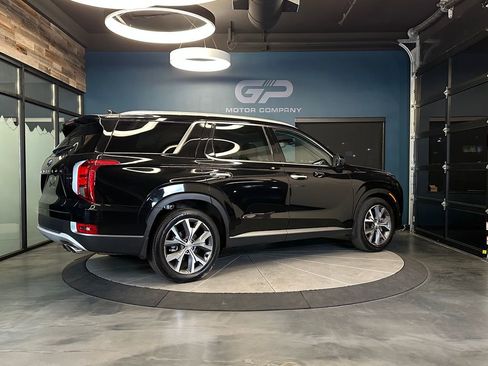 Used 2022 Hyundai Palisade SEL w/ Premium Package AWD/4WD image 3
