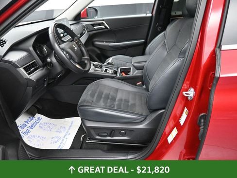 Used 2024 Mitsubishi Outlander SE image 30