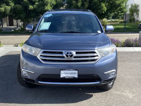 Used 2012 Toyota Highlander Limited w/ Tow Pkg AWD/4WD image 9