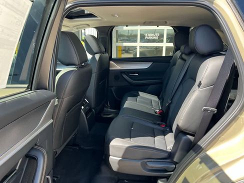 Certified 2025 MAZDA CX-70 3.3 Turbo w/ Premium Package image 17