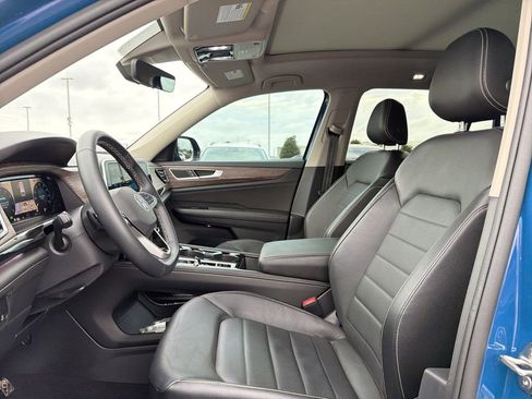 Used 2025 Volkswagen Atlas SEL image 11