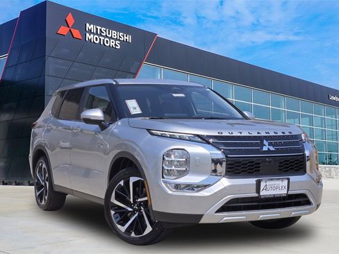 New 2025 Mitsubishi Outlander SE image 1