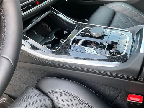 New 2026 BMW X5 xDrive40i w/ M Sport Package AWD/4WD image 8