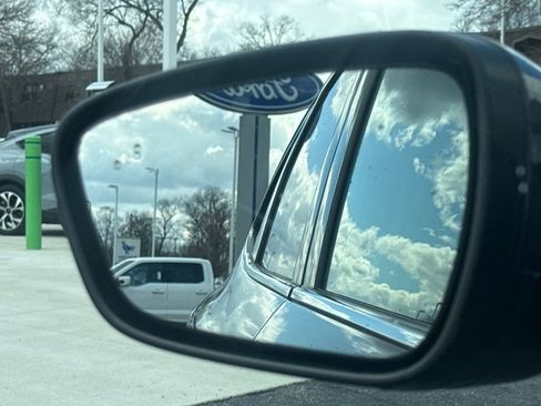 Used 2025 Ford Escape SE image 46