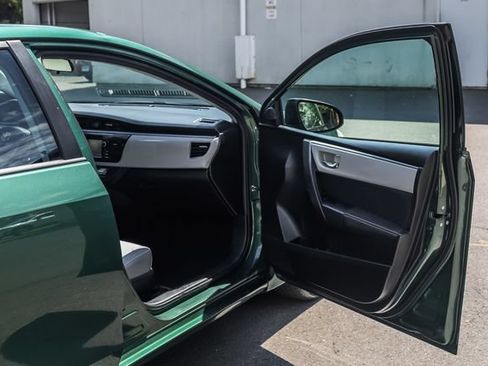 Used 2015 Toyota Corolla LE FWD image 15