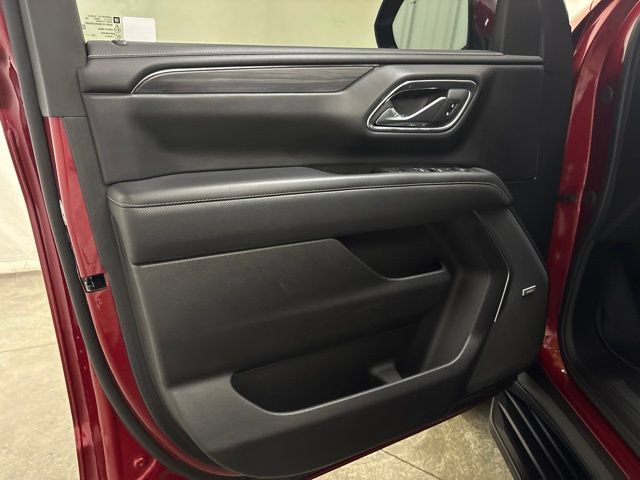 Used 2023 GMC Yukon SLT w/ SLT Premium Package AWD/4WD image 38