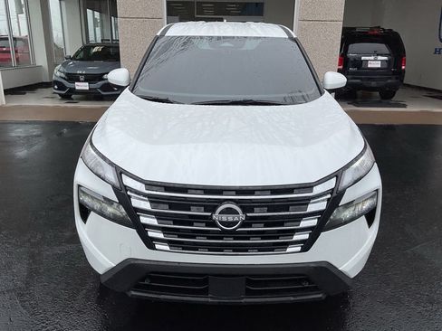 Used 2026 Nissan Rogue SV AWD/4WD image 2