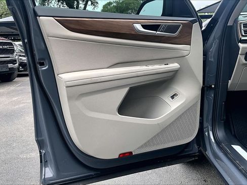 New 2026 Volkswagen Atlas SE FWD image 10