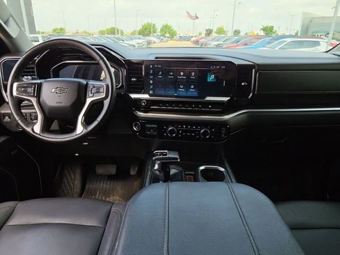 Used 2025 Chevrolet Silverado 1500 RST AWD/4WD image 19