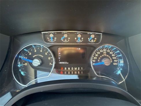 Used 2014 Ford F150 King Ranch w/ King Ranch Luxury Package image 7