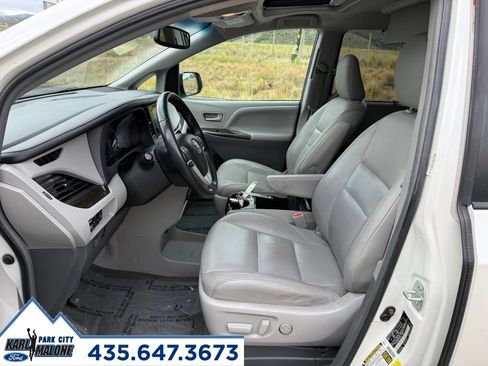 Used 2015 Toyota Sienna XLE Premium FWD image 13