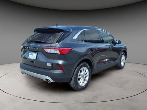 Used 2020 Ford Escape SE image 9