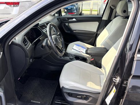 Used 2019 Volkswagen Tiguan SEL AWD/4WD image 16