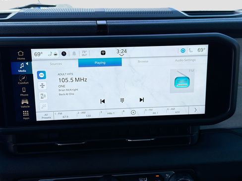 Used 2024 Jeep Wrangler Willys AWD/4WD image 30