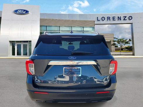 Used 2023 Ford Explorer XLT image 5