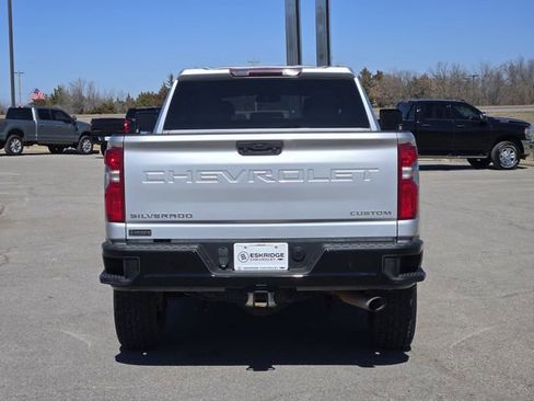 Used 2020 Chevrolet Silverado 2500 Custom w/ Custom Value Package image 6