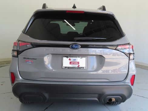 Used 2026 Subaru Forester Premium AWD/4WD image 4