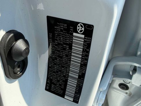 Used 2024 Toyota Corolla LE FWD image 28