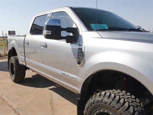 Used 2021 Ford F250 Platinum w/ FX4 Off-Road Package AWD/4WD image 11