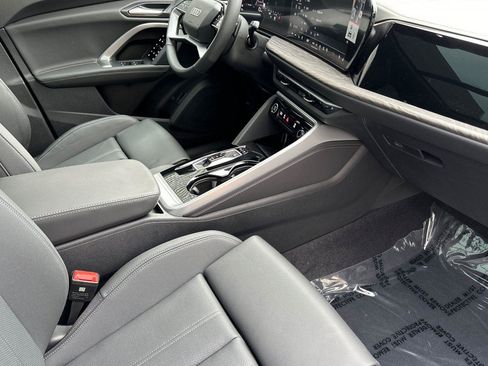 New 2025 Audi Q5 Premium Plus image 15