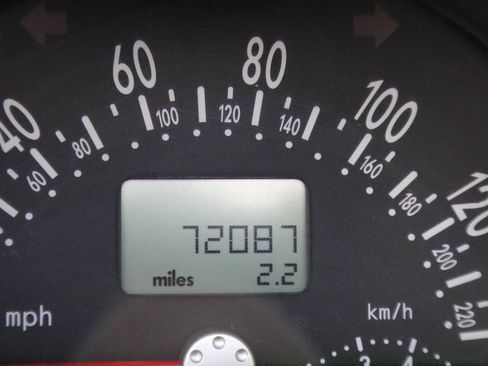 Used 2004 Volkswagen Beetle GLS FWD image 10