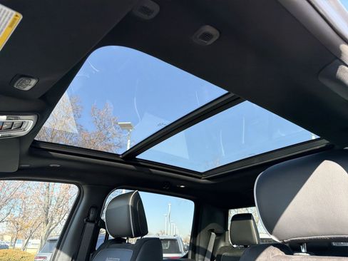 Used 2025 RAM 1500 Laramie w/ Sport Appearance Package image 31