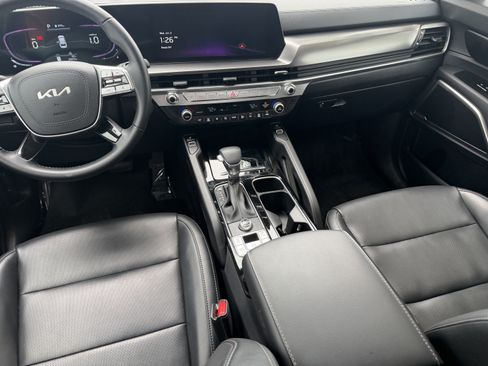 Certified 2024 Kia Telluride S FWD image 15