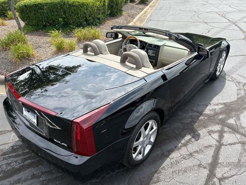 Used 2005 Cadillac XLR RWD image 8