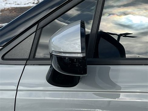 Used 2024 Kia Carnival EX image 38